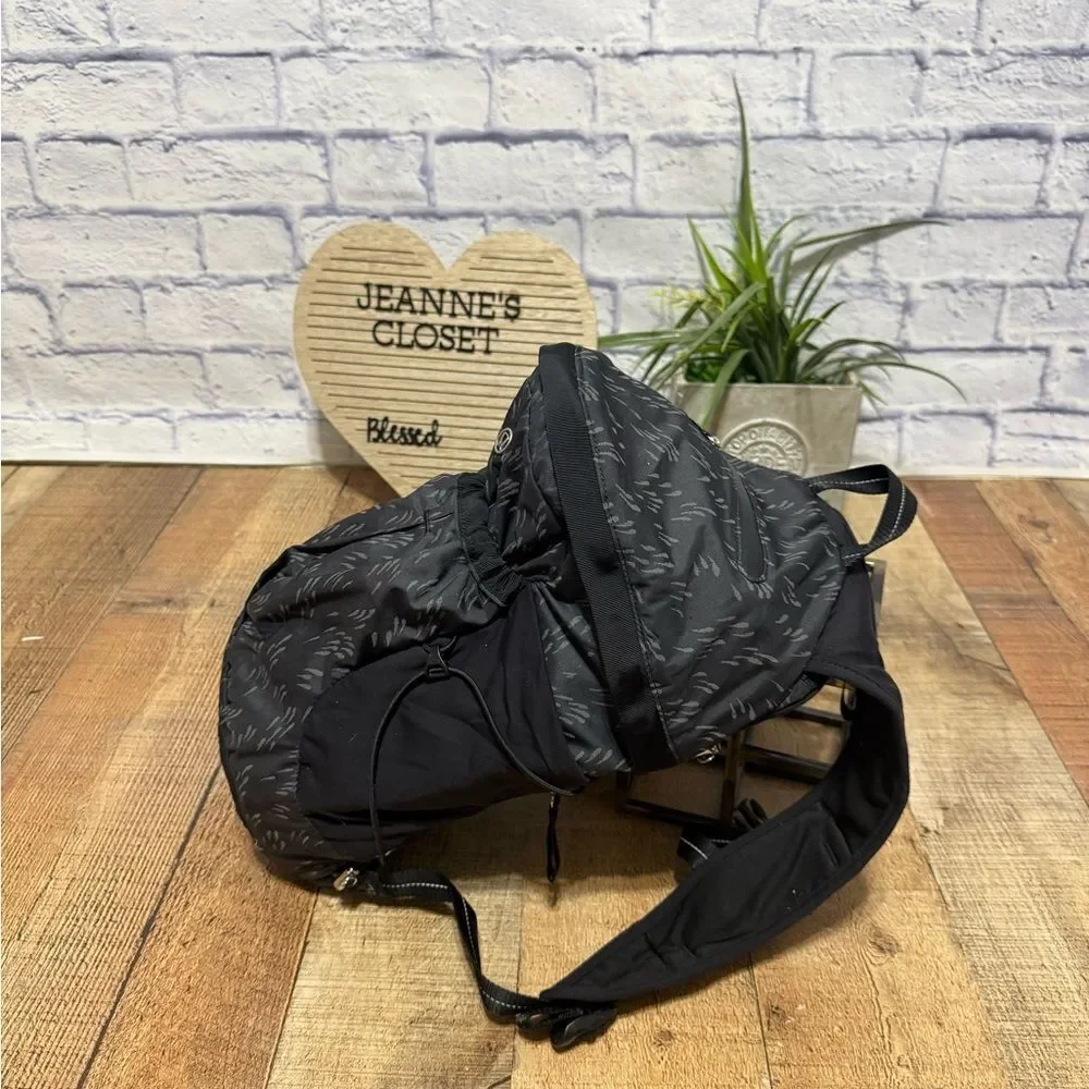 Lululemon Run All Day Backpack Pitter Patter Black has minor flaws